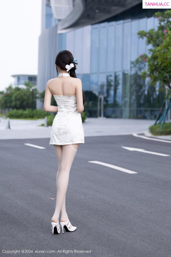 [XiuRen]高清写真图 2024.09.02 No.9101 徐莉芝Booty 美腿丝袜